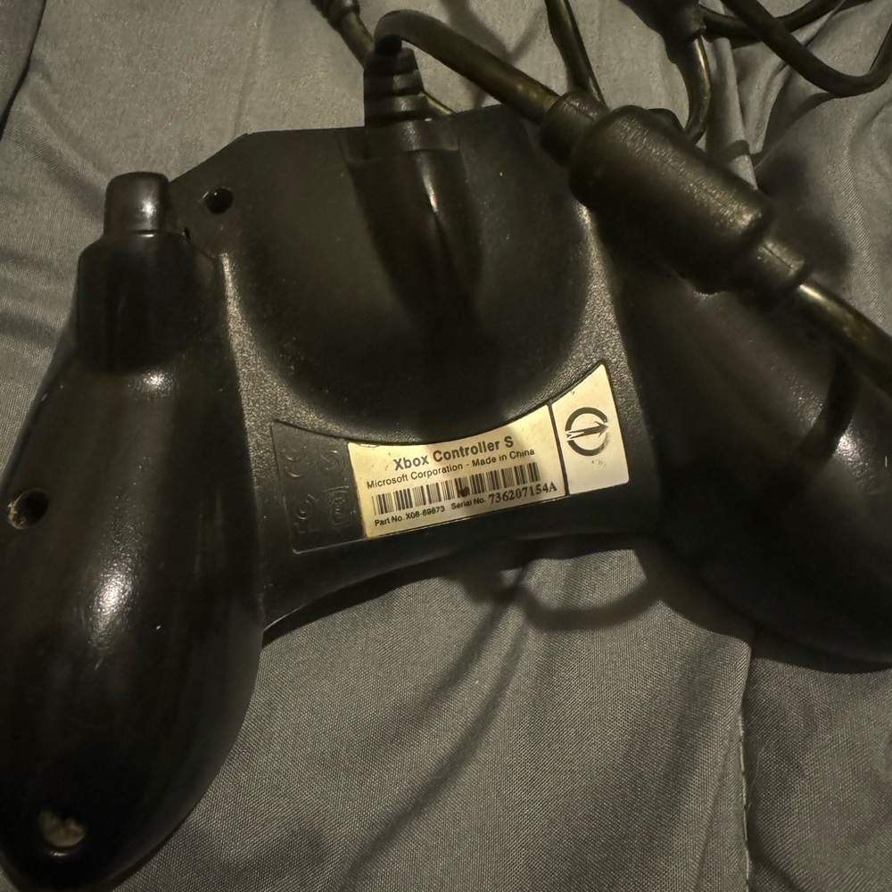 Xbox Controller Untested​​​​​ - Picture 3 of 3